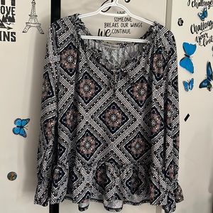 Long sleeve blouse, perfect for a casual outing